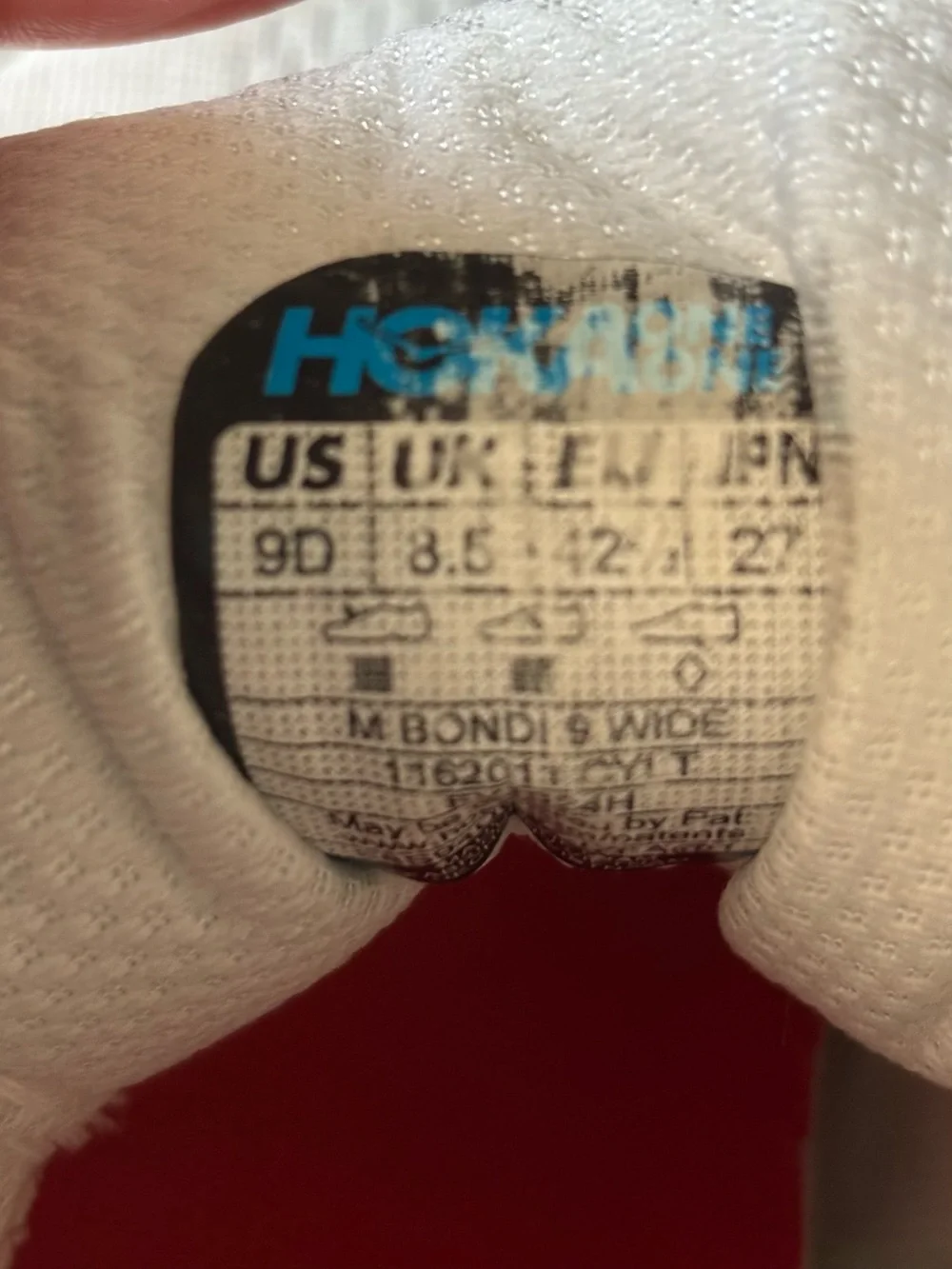 Hoka Men’s Bondi 9; size 9D - Like new condition
